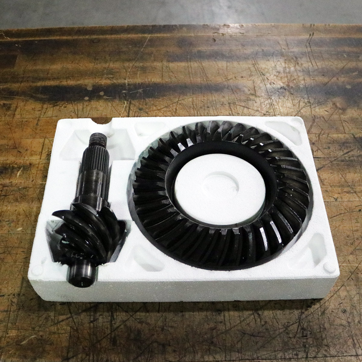 TOMS FORD 9.5 4.86 RING & PINION