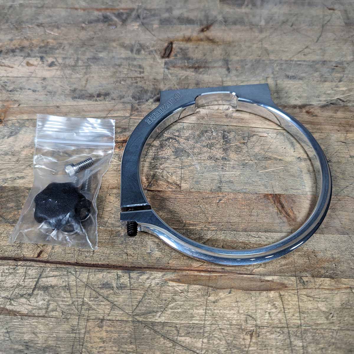 MEZIERE 4.5IN BOTTLE CLAMP BC3450