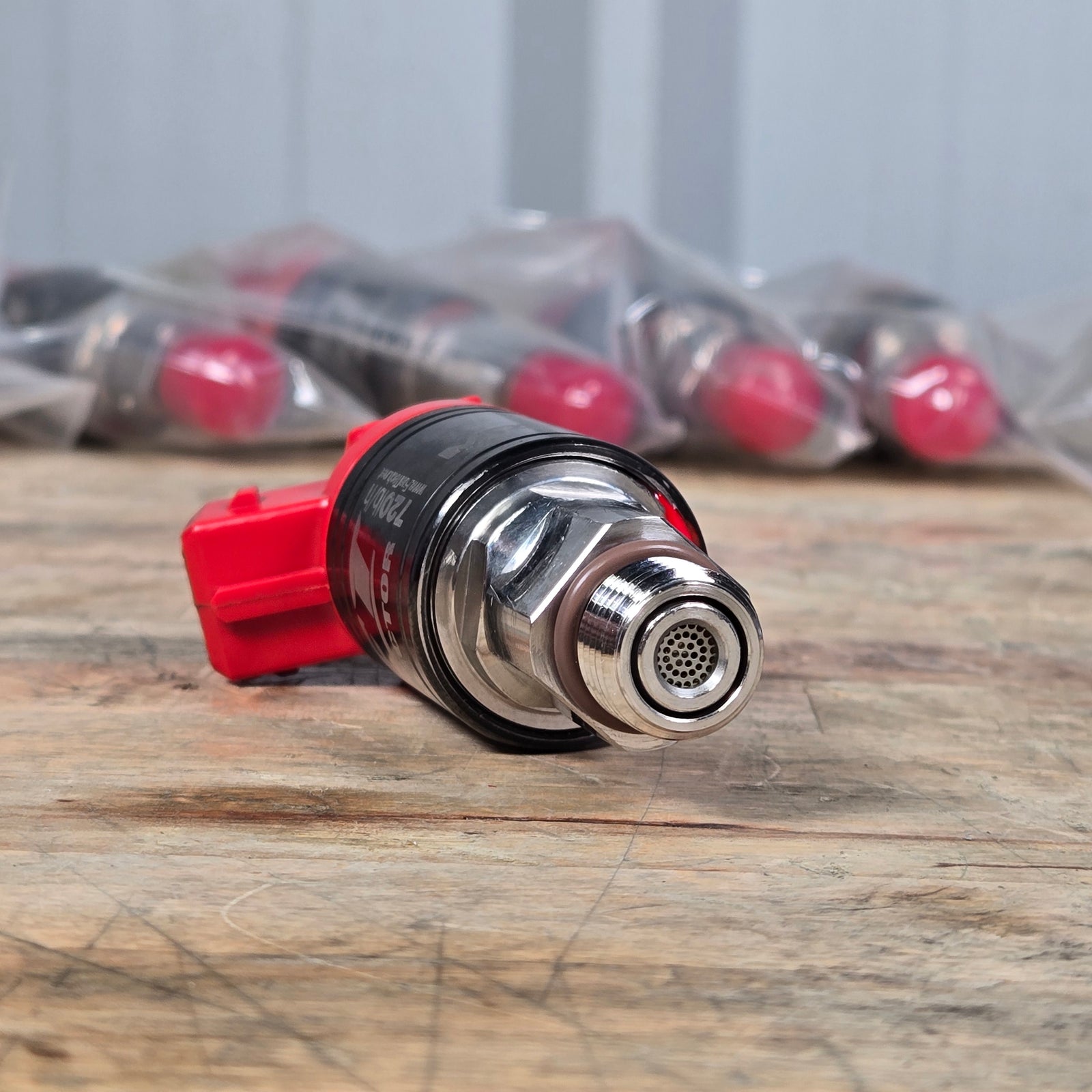 SET OF 8 FUELTECH FT INJECTORS - 720 LB/HR O-RING / ORB6