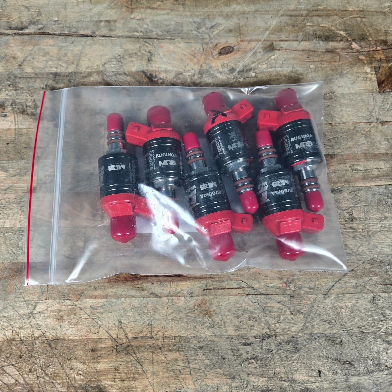 SET OF 6 FUELTECH FT INJECTORS - 720 LB/HR