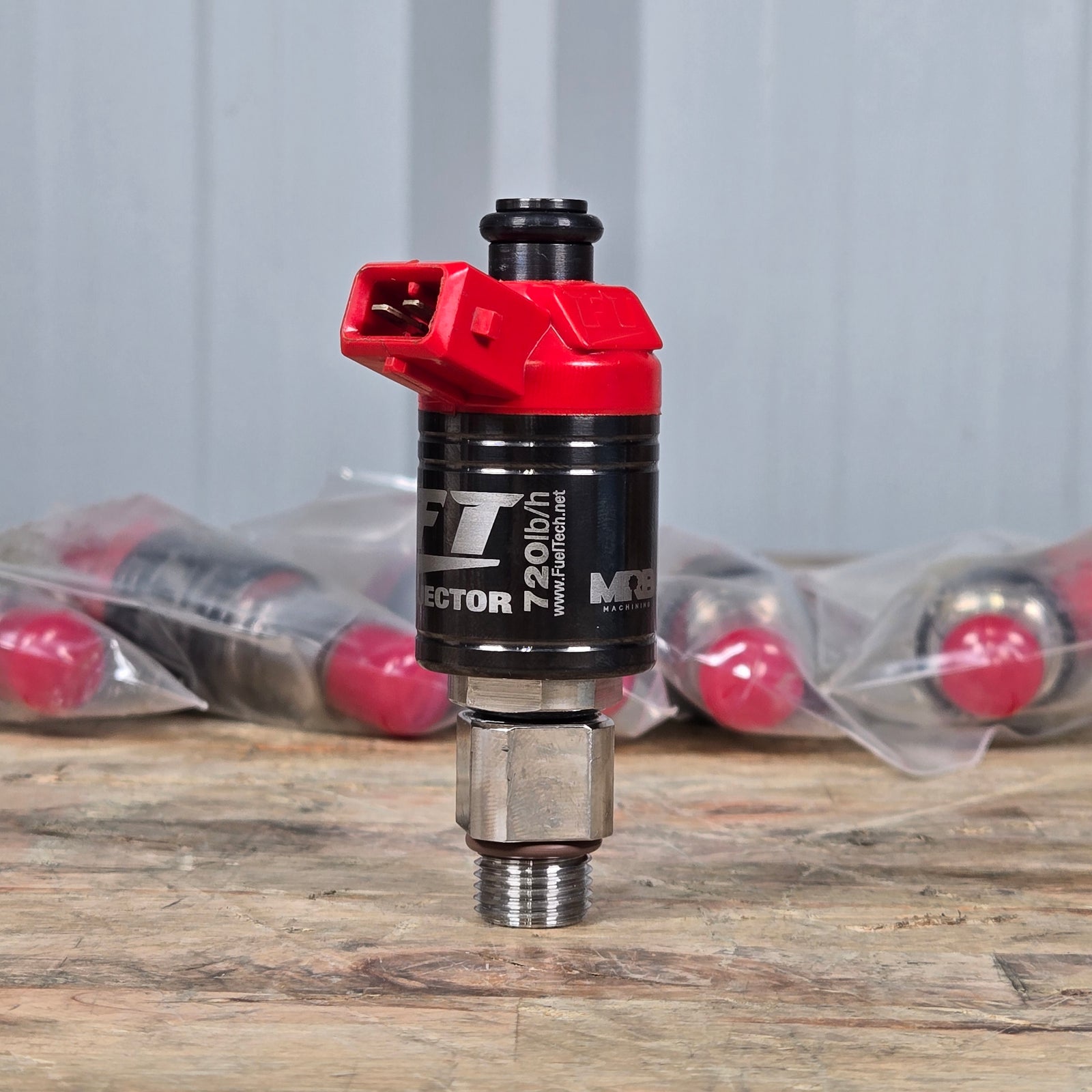 SET OF 8 FUELTECH FT INJECTORS - 720 LB/HR O-RING / ORB6